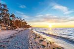 Ferienwohnung Sonnenblume Ostseebad Wustrow – Sonnenuntergang am naturbelassenen Ostseestrand mit Steilküste - Sonnenblume - Top-Hundeurlaub