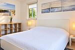 1. Schlafzimmer mit Doppelbett - Wohnung Küstenperle - Top-Hundeurlaub