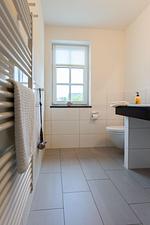 Badezimmer - Haus Strandhafer WE 04 "Ankerplatz 4" - Top-Hundeurlaub