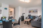 Wohnbereich mit Kamin - Reetdachhaus "Ankerplatz" - Top-Hundeurlaub