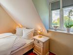 Schlafzimmer - Ferienpark Seepferdchen, Haus Zingst 5a - Top-Hundeurlaub