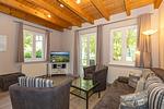 Wohnzimmer - Ferienpark Seepferdchen, Haus Usedom 7a - Top-Hundeurlaub