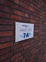 Fassade / Eingang - Ferienhaus Leo - Top-Hundeurlaub