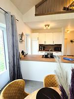 Moderne Küche mit Arbeitsfläche aus Holz - Ferienhaus Kuestenliebe - Top-Hundeurlaub