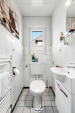 Gäste-WC - Ferienhaus Villa Meerzeit Büsum - Top-Hundeurlaub