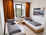 Schlafzimmer 2: 2xEinzelbetten (90x200) - FeWo Albatros in Prora - 6.52 - Top-Hundeurlaub