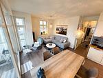 mit Essbereich und integrierter Küche - Ferienwohnung Meehr Glowe - Villa Rosa - Top-Hundeurlaub