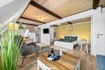 Wohnzimmer - Ferienwohnung Ole - Reet und Erholung - Ringsberg bei Glücksburg - Top-Hundeurlaub