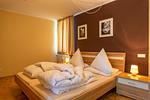 Schlafzimmer - Zwei-Zimmer-Apartment 53/09 - Top-Hundeurlaub