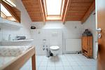 Modernes Badezimmer mit viel Licht und Holzdetails für Ihr Wohlbefinden! - Salzwind IV - Top-Hundeurlaub