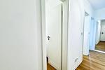 Blick in den Flur und Wohnbereich - Ferienwohnung blaue Koje - Top-Hundeurlaub