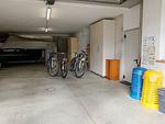 die Ferienwohnung besitzt eine Garage - Oasi Mera - Top-Hundeurlaub
