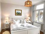 Villa Johanna App. 3 - großzügiges Ferienappartement mit Balkon & Weitblick über den Niendorfer Hafen - Top-Hundeurlaub