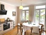 Villa Johanna App. 3 - großzügiges Ferienappartement mit Balkon & Weitblick über den Niendorfer Hafen - Top-Hundeurlaub
