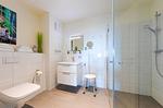 Ferienwohnung Atlantica Hafenresidenz Waren (Müritz) - Badezimmer mit Dusche - Atlantica - Top-Hundeurlaub