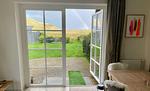 Gartenblick - Listend Blick - Top-Hundeurlaub