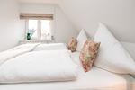 Schlafzimmer - Strandrose Whg. 2, 1. OG / DG - Top-Hundeurlaub