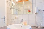 Badezimmer - Ferienwohnung Haffblick im Haus am Yachthafen - Top-Hundeurlaub