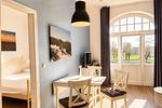 Wohnzimmer - Haus am Park Ferienwohnung 24 - Top-Hundeurlaub