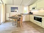 Küchenzeile mit Essbereich - Ferienhaus 08 - Top-Hundeurlaub
