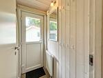Flur mit Blick zum Eingangsbereich - Ferienhaus 08 - Top-Hundeurlaub