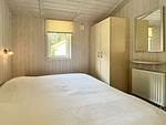 2. Schlafzimmer mit Kleiderschrank und Spiegel - Ferienhaus 08 - Top-Hundeurlaub