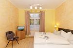 Schlafzimmer - Villa Meier Ferienwohnung 2 - Top-Hundeurlaub