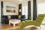 Wohnzimmer mit Liege und Sofa - Weitblick - Top-Hundeurlaub