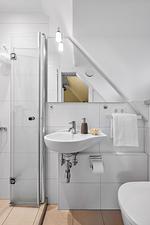 Badezimmer - Haus Friedeburg App. Emma Rantum auf Sylt - Top-Hundeurlaub