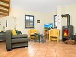 Wohnzimmer - Reetdachhaus Hus Achtern - Top-Hundeurlaub