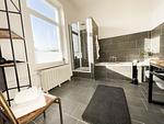 Badezimmer - Altbauwohnung mit Panorama Schleiblick, Balkon und Kamin im Herzen von Schleswig - Top-Hundeurlaub