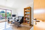 Gemütliches Wohnzimmer mit Bücherregal - Henriette - Top-Hundeurlaub