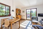 Helles Wohnzimmer mit Essbereich und Terrasse - Henriette - Top-Hundeurlaub