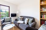 Gemütliches Wohnzimmer mit Sofa und Fernseher - Henriette - Top-Hundeurlaub