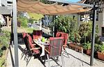 Sitzbereich im Garten, beschattet - Ferienwohnung Zur Rennsteigruh - Top-Hundeurlaub