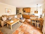 Wohnzimmer - Ostseewelle Ferienwohnung 13 - Top-Hundeurlaub