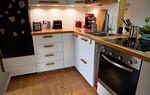 Küche / Küchenzeile - Ferienhaus "Sjö Hus" Pülsen - Köhn - Top-Hundeurlaub