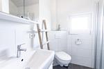 Badezimmer - Ferienhaus "Strandgeflüster" Schönberg - Holm - Top-Hundeurlaub