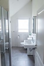 Badezimmer - Ferienhaus "Plüschmors" Schönberg - Holm - Top-Hundeurlaub