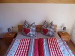Schlafzimmer - Platzhirsch - Feriendorf Via Claudia Haus 78 - Top-Hundeurlaub