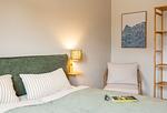 Ferienwohnung Salz/Haus Queller in Wittdün/Amrum   Doppelbett mit Leselampe - Salz - Das Queller - Top-Hundeurlaub
