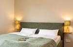 Ferienwohnung Salz/Haus Queller in Wittdün/Amrum   Doppelbett mit zwei Leselampen - Salz - Das Queller - Top-Hundeurlaub