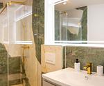 Ferienwohnung Wiese/Haus Queller in Wittdün/Amrum  Waschtisch mit Spiegel neben der Dusche - Wiese - Das Queller - Top-Hundeurlaub