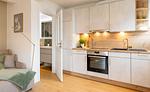 Ferienwohnung Wiese/Haus Queller in Wittdün/Amrum  Von der Küche ausgehendes Badezimmer - Wiese - Das Queller - Top-Hundeurlaub
