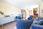 Wohnzimmer mit Sofa und Esstisch - Nathalie - Top-Hundeurlaub
