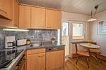 Küche / Küchenzeile - Ferienhaus Janina mit Kamin und Sonnenterrasse - Top-Hundeurlaub