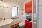 Badezimmer - Ferienhaus Janina mit Kamin und Sonnenterrasse - Top-Hundeurlaub