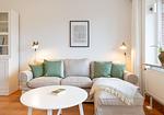 Ferienwohnung Vind Wittdün/Amrum   Sofa-Ecke mit Couchtisch und zwei Leselampen - Haus am Seezeichen - Whg. Vind - Top-Hundeurlaub