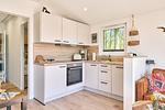Küche / Küchenzeile - Ferienhaus Koje 119 – mit Zweirad-Garage für Motorrad, Moped & Fahrrad - Top-Hundeurlaub