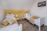 Schlafzimmer - Ferienhaus Sonnenschein OG mit Balkon und Garten mit Spielanlage - Top-Hundeurlaub